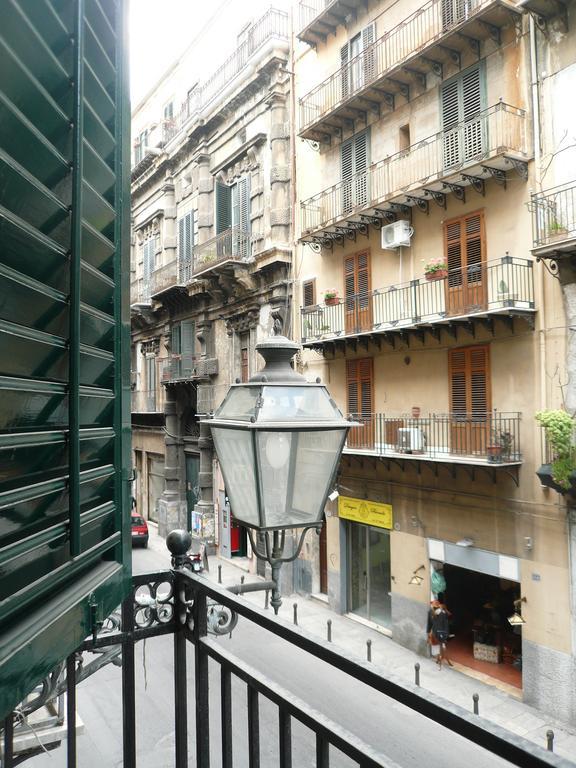 Persiane al Cassaro Bed & Breakfast Palermo Bagian luar foto